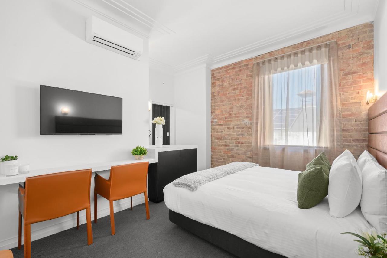 Grand Hotel And Studios Wyong Bagian luar foto