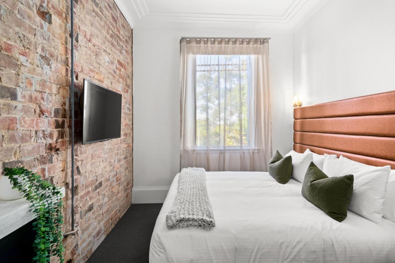Grand Hotel And Studios Wyong Bagian luar foto