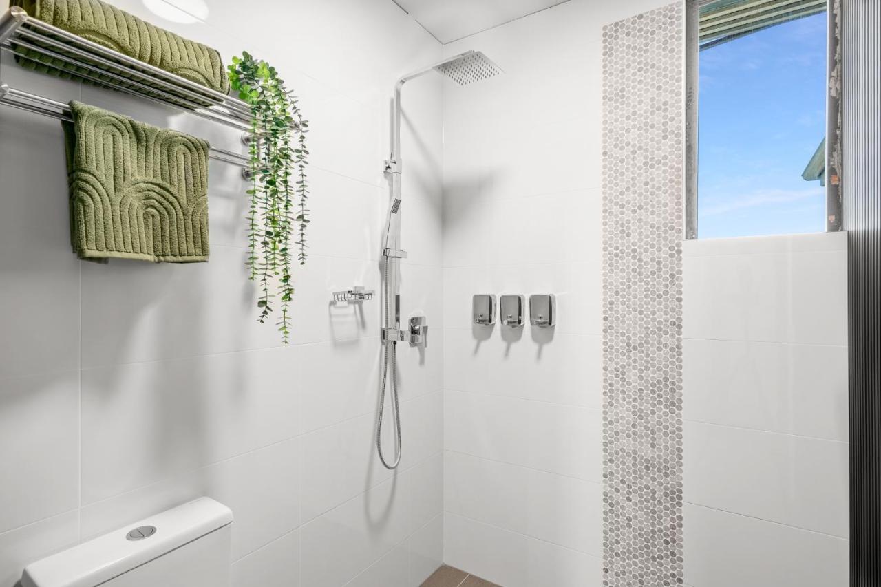 Grand Hotel And Studios Wyong Bagian luar foto