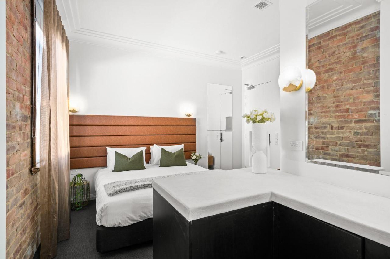 Grand Hotel And Studios Wyong Bagian luar foto