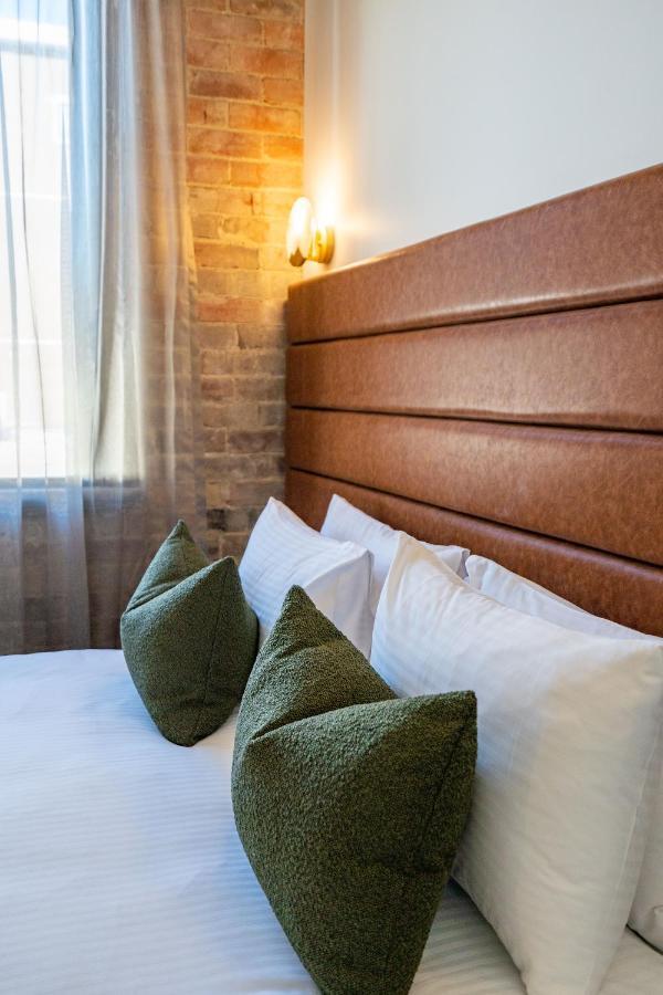 Grand Hotel And Studios Wyong Bagian luar foto