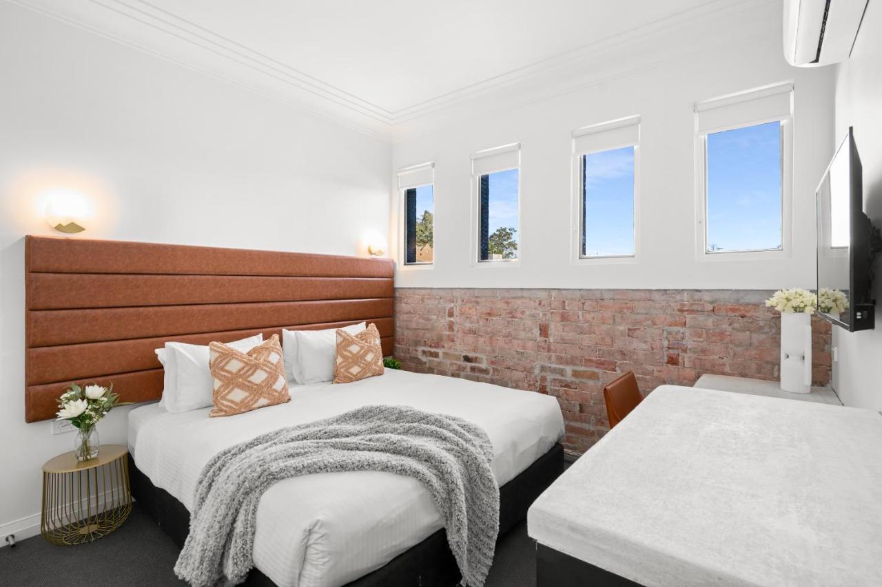 Grand Hotel And Studios Wyong Bagian luar foto