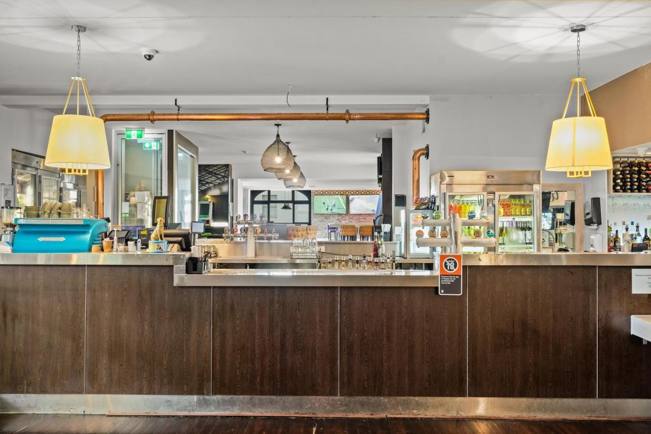 Grand Hotel And Studios Wyong Bagian luar foto