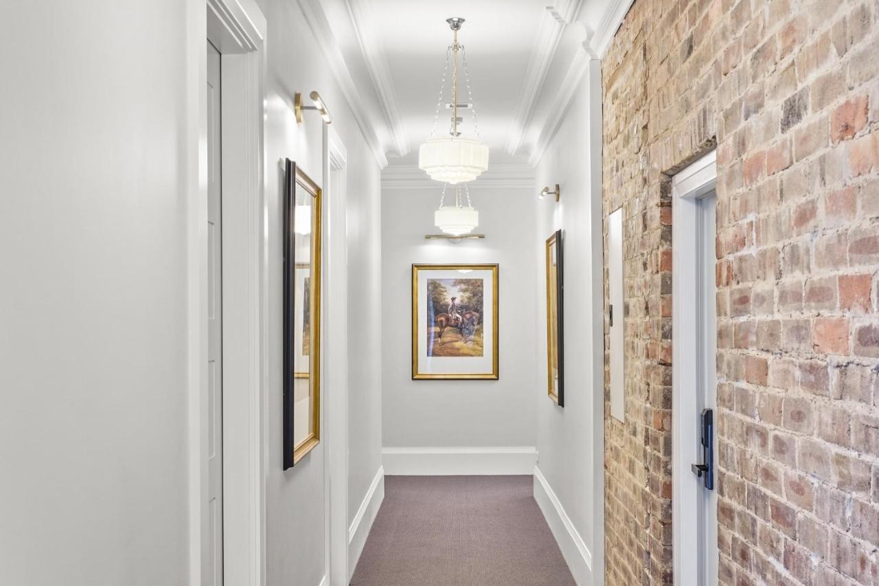 Grand Hotel And Studios Wyong Bagian luar foto