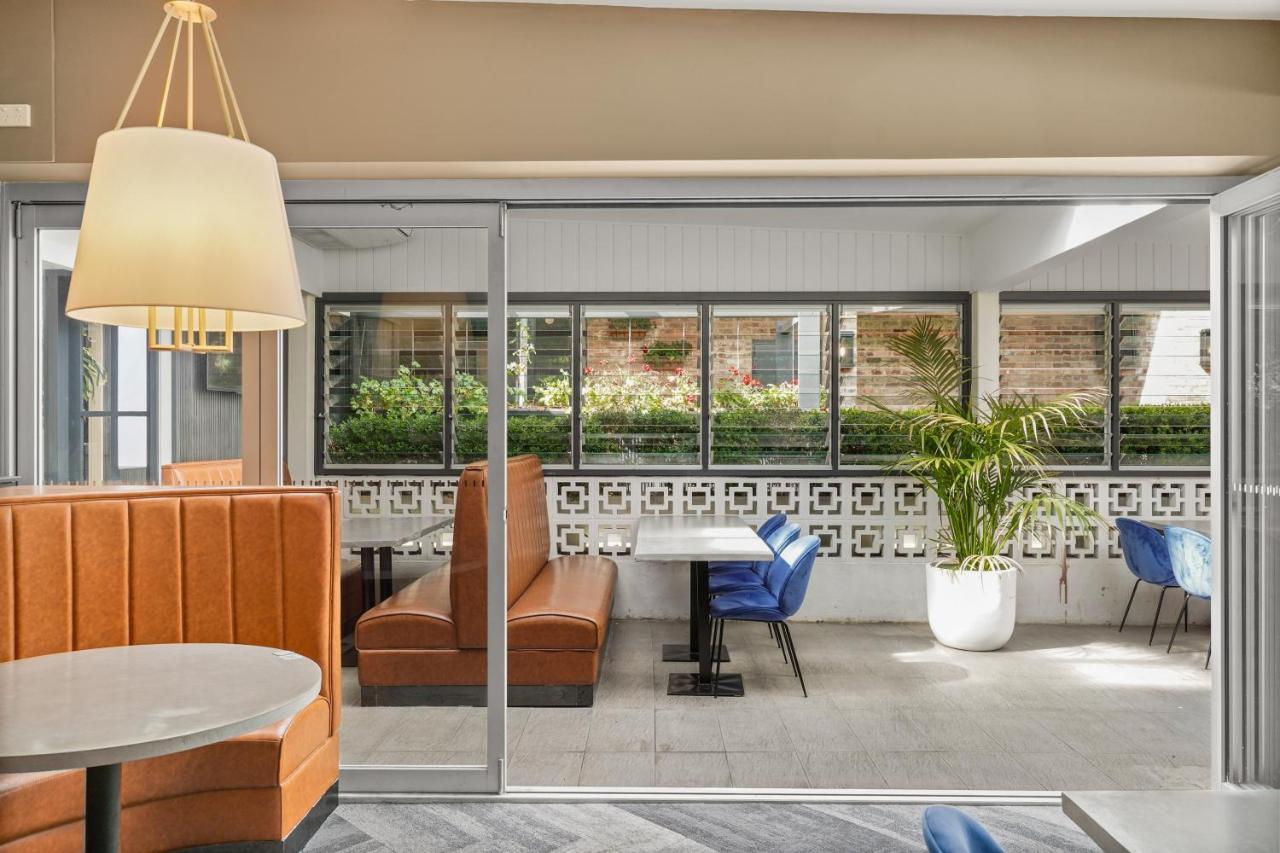 Grand Hotel And Studios Wyong Bagian luar foto